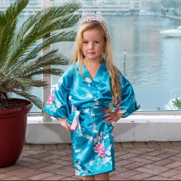 Adorable Floral Peacock Robes 4 MiniMe Princesses - Picture 12 of 15